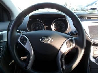 2011 Hyundai Avante Pics