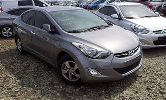 2011 Hyundai Avante Pictures