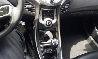 2011 Hyundai Avante Images