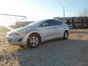 2011 Hyundai Avante Pictures