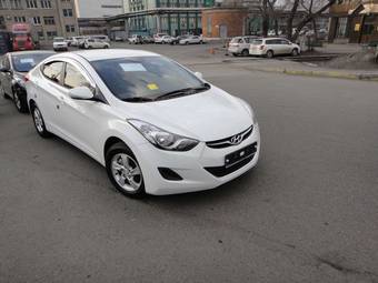 2011 Hyundai Avante Pictures