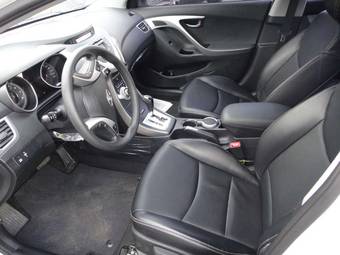 2011 Hyundai Avante Pictures