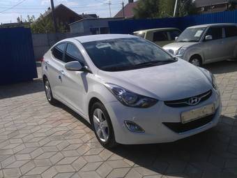 2011 Hyundai Avante Pictures