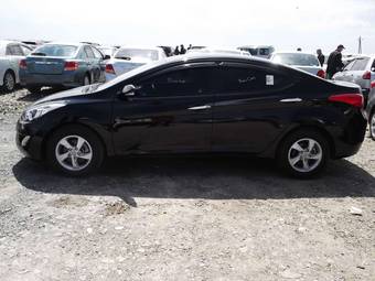 2011 Hyundai Avante Photos
