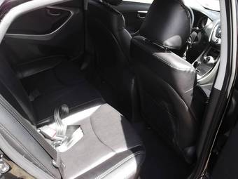 2011 Hyundai Avante Images
