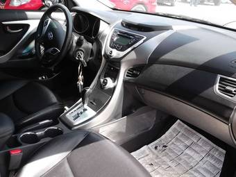2011 Hyundai Avante Pics