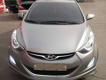 2011 Hyundai Avante Photos