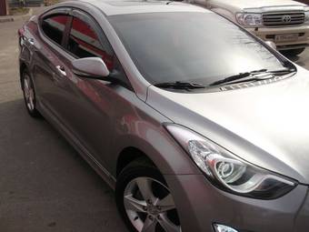 2011 Hyundai Avante Pictures