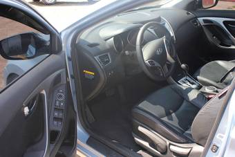 2011 Hyundai Avante Images