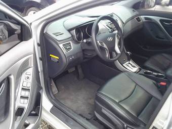 2011 Hyundai Avante Photos