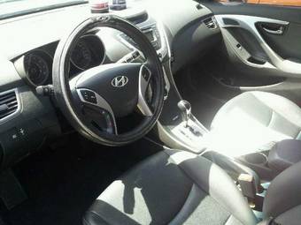 2011 Hyundai Avante Pictures