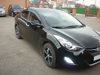 2011 Hyundai Avante Photos