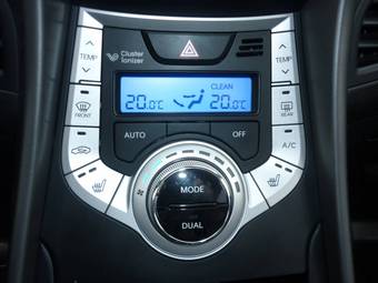 2011 Hyundai Avante Pictures