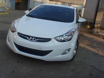 2011 Hyundai Avante Pictures