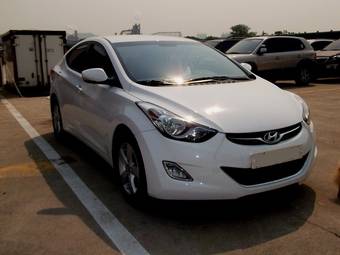 2011 Hyundai Avante Pictures