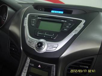 2011 Hyundai Avante Wallpapers