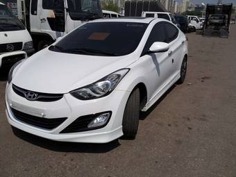 2011 Hyundai Avante Photos
