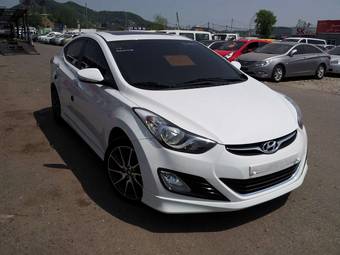 2011 Hyundai Avante Pictures