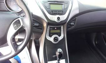 2011 Hyundai Avante Pictures