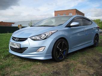 2011 Hyundai Avante Pictures