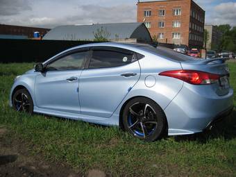 2011 Hyundai Avante Pictures