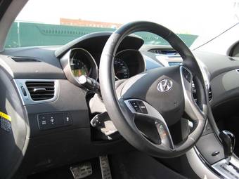 2011 Hyundai Avante Photos