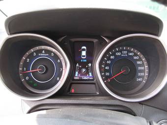 2011 Hyundai Avante Pics