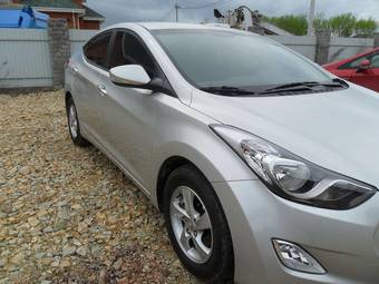 2011 Hyundai Avante Pictures