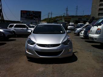2011 Hyundai Avante Photos