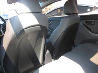 2011 Hyundai Avante Wallpapers