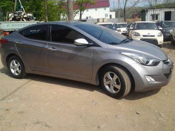 2011 Hyundai Avante Pictures