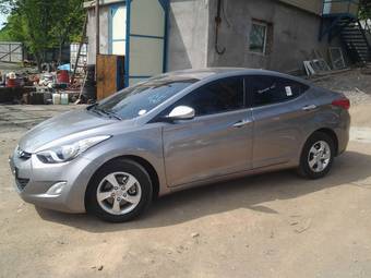 2011 Hyundai Avante Photos