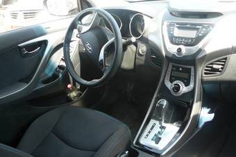 2011 Hyundai Avante Photos