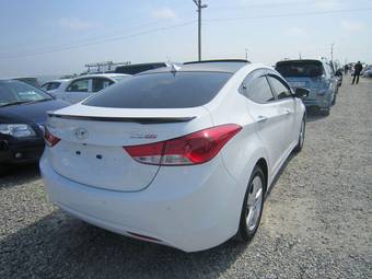 2011 Hyundai Avante Photos