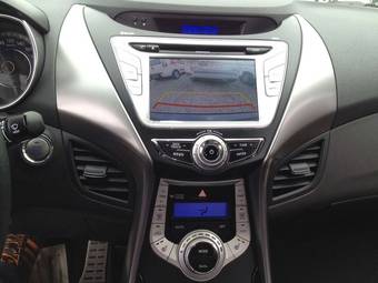 2011 Hyundai Avante Photos