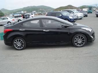 2011 Hyundai Avante Wallpapers