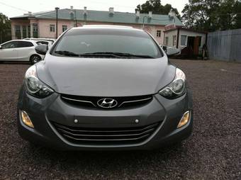 2011 Hyundai Avante Pictures