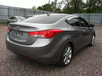 2011 Hyundai Avante Photos