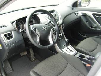 2011 Hyundai Avante Photos