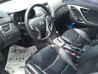 2011 Hyundai Avante Wallpapers