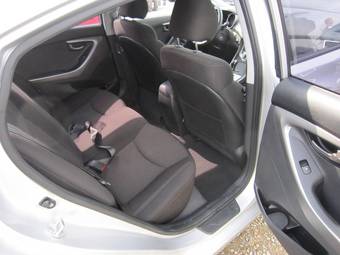 2011 Hyundai Avante Pictures