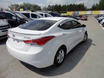 2011 Hyundai Avante Pictures