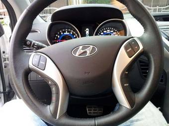 2011 Hyundai Avante Pics