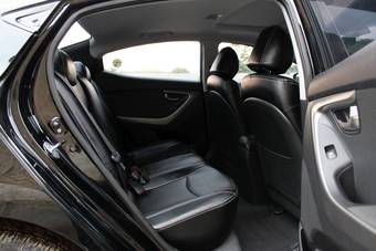 2011 Hyundai Avante Pics