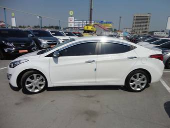 2011 Hyundai Avante Pictures