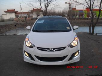 2012 Hyundai Avante Pics