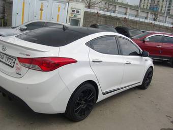 2012 Hyundai Avante Photos