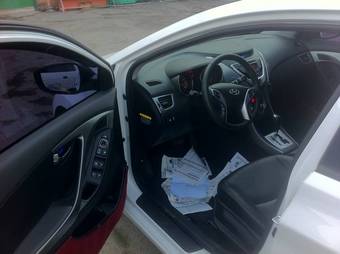 2012 Hyundai Avante Pics