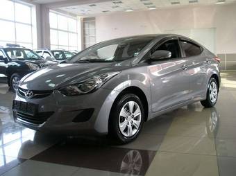 2012 Hyundai Avante Pictures