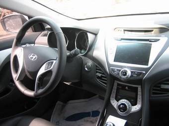 2012 Hyundai Avante Images